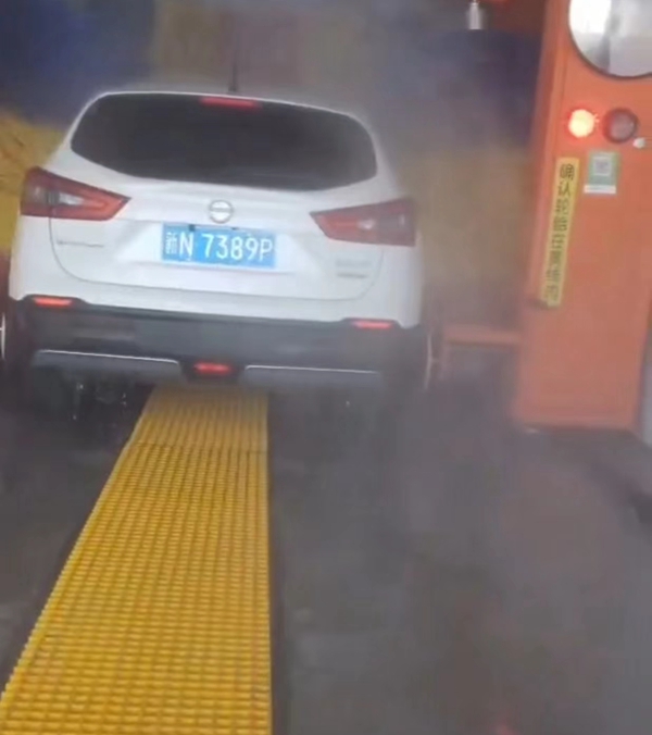 中國-新疆～阿拉爾市...中國好遠的地方...距離6000公里...美嘉德洗車機-清洗車輛拍攝