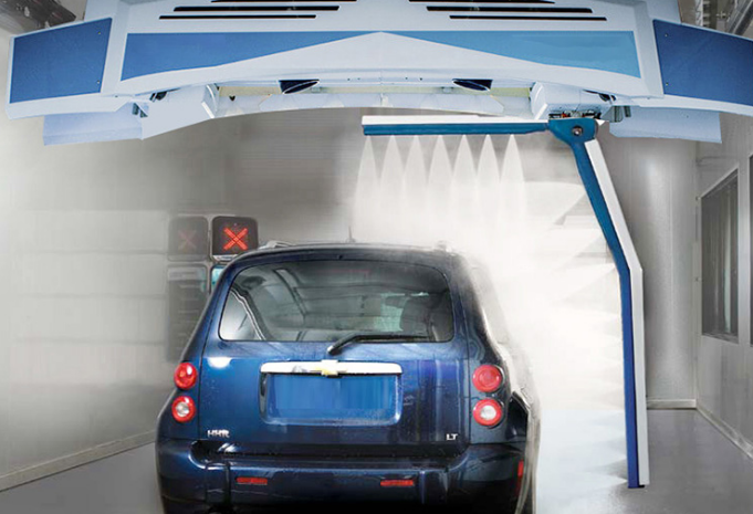 正在清洗的無接觸洗車機 正在清洗的無接觸洗車機